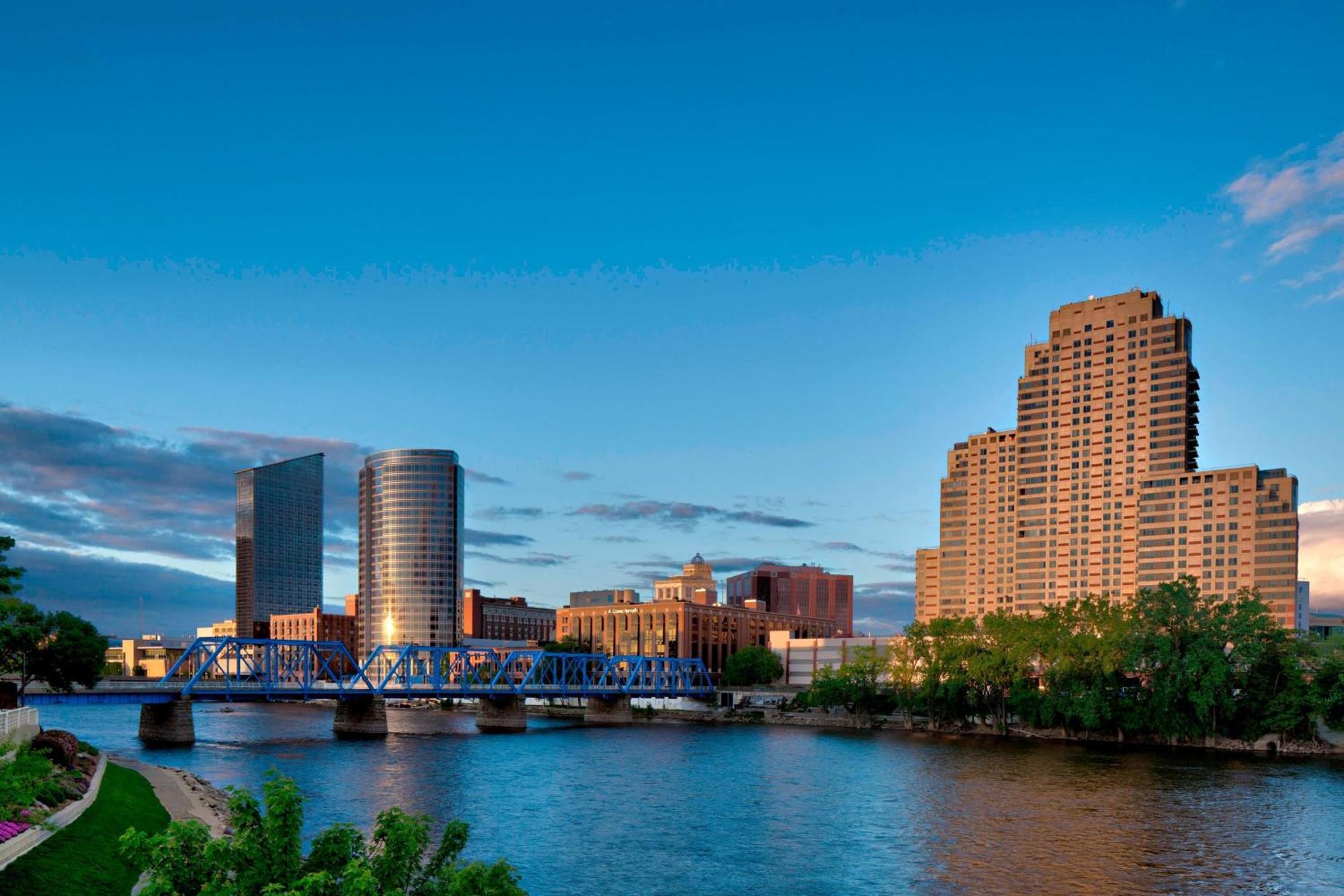 Courtyard Grand Rapids Downtown Hotel Exterior foto